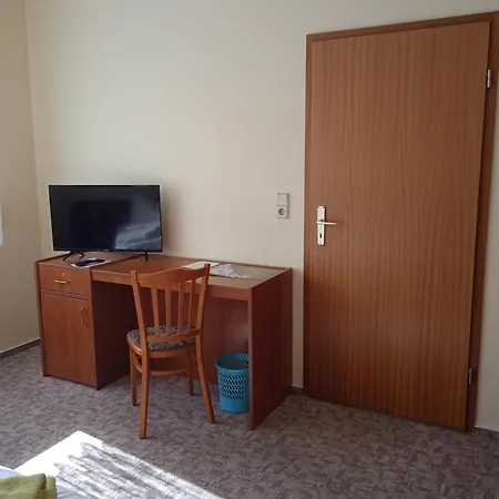 Ferienzimmer In Zur Alten Weide Im Oderbruch Neukustrinchen